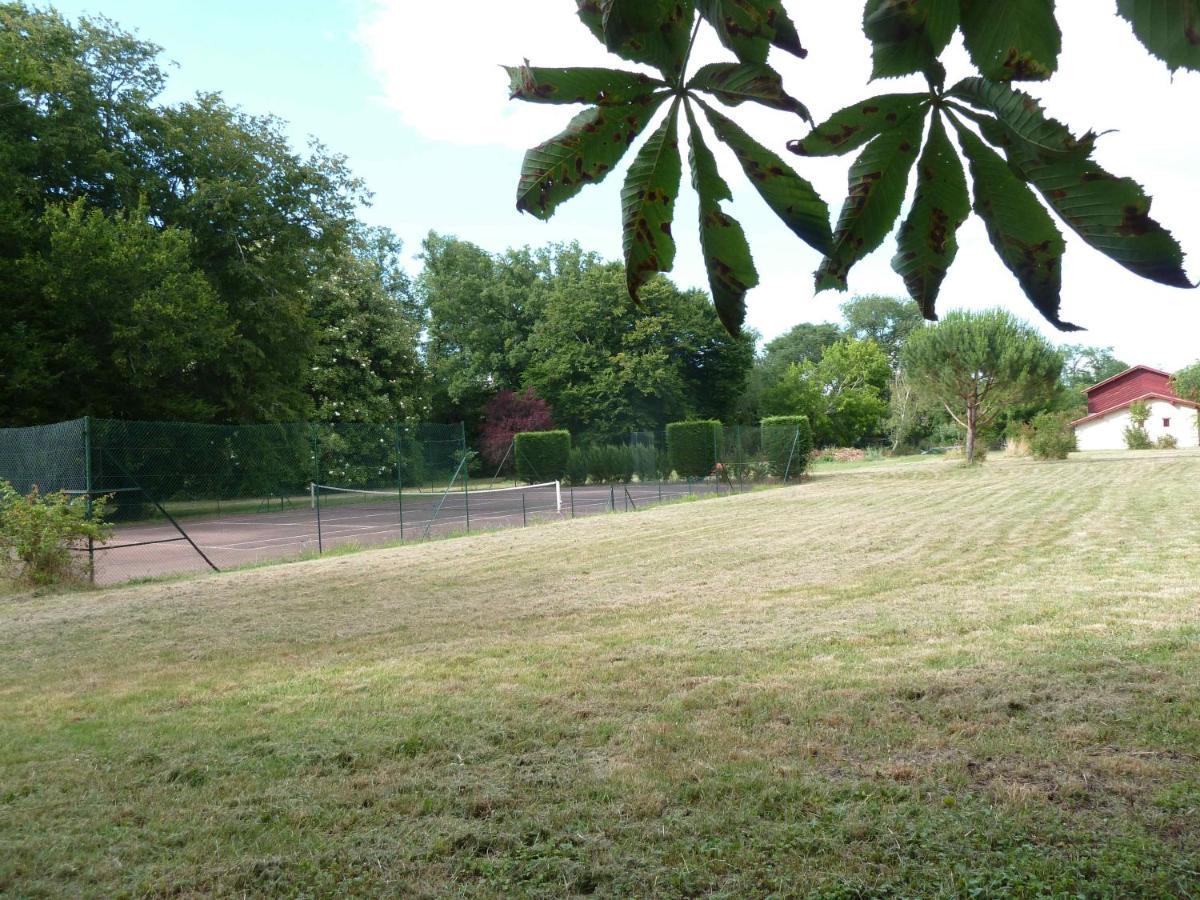 Chateau Rosemont - Grande Maison Familiale Campagne Dans Le Medoc Avec Piscine Et Tennis A 15 Mn Bordeaux Labarde المظهر الخارجي الصورة