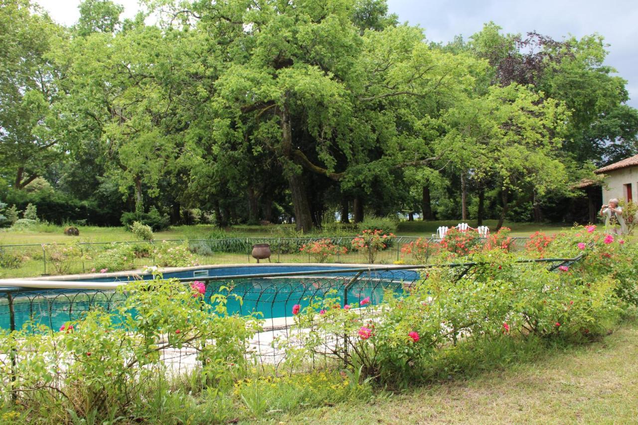 Chateau Rosemont - Grande Maison Familiale Campagne Dans Le Medoc Avec Piscine Et Tennis A 15 Mn Bordeaux Labarde المظهر الخارجي الصورة